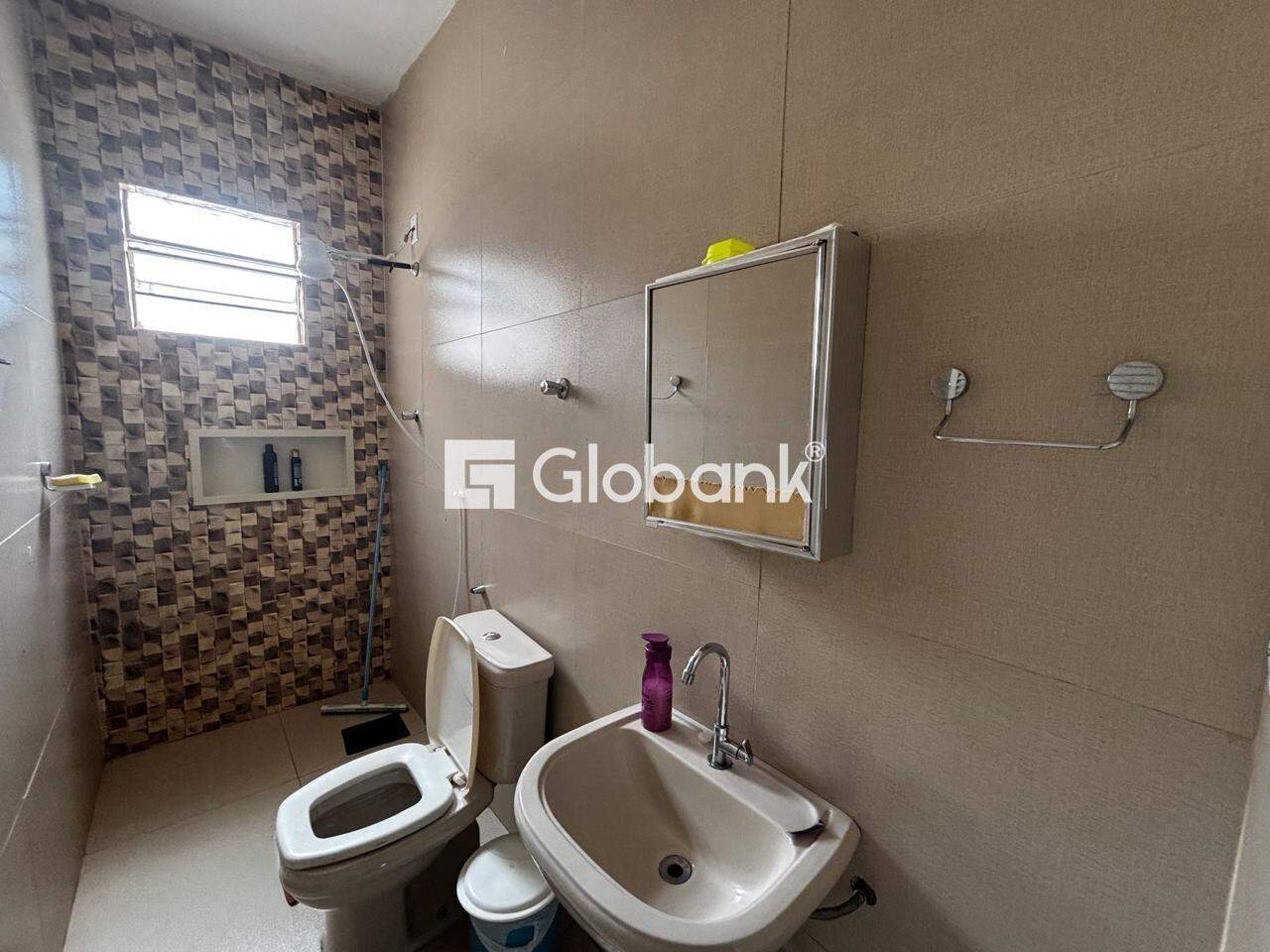 Casa 5 quartos à venda Antônio Pimenta 85m² Montes Claros MG: 