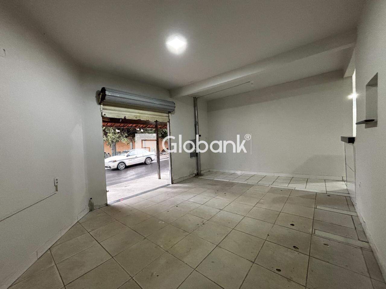 Ponto comercial para aluguel Vila Sumaré 50m² Montes Claros MG: Interior