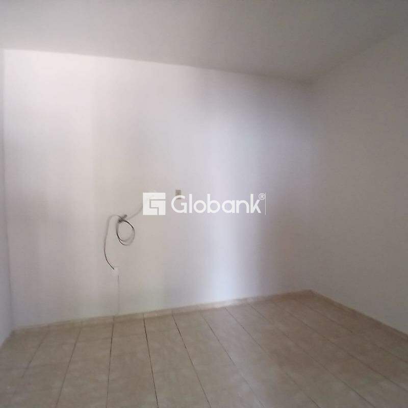 Casa 3 quartos à venda Independência 60m² Montes Claros MG: 