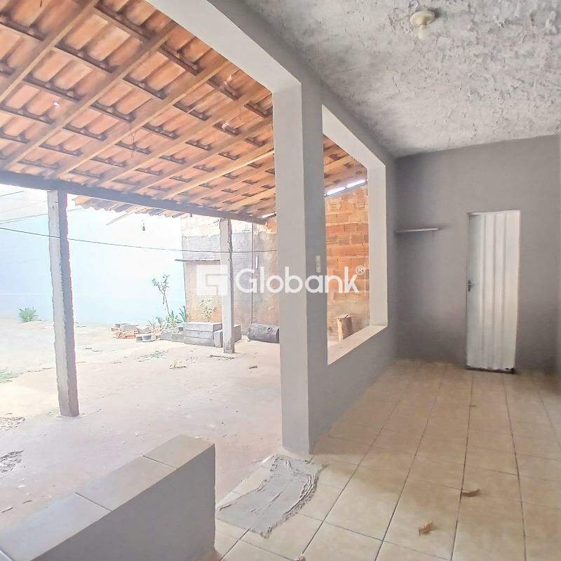 Casa 3 quartos à venda Independência 60m² Montes Claros MG: 