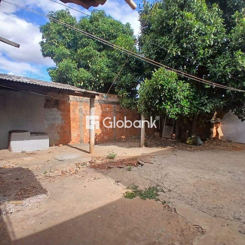 Casa 3 quartos à venda Independência 60m² Montes Claros MG: 