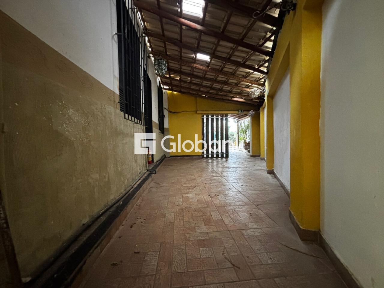 Ponto comercial para aluguel Centro 250m² Montes Claros MG: Entrada