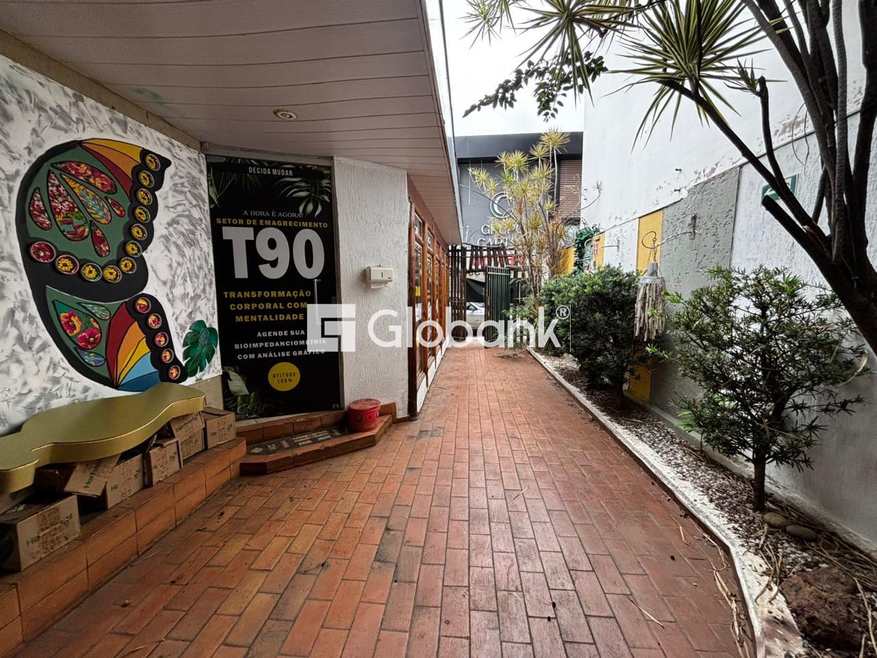 Ponto comercial para aluguel Centro 250m² Montes Claros MG: Entrada