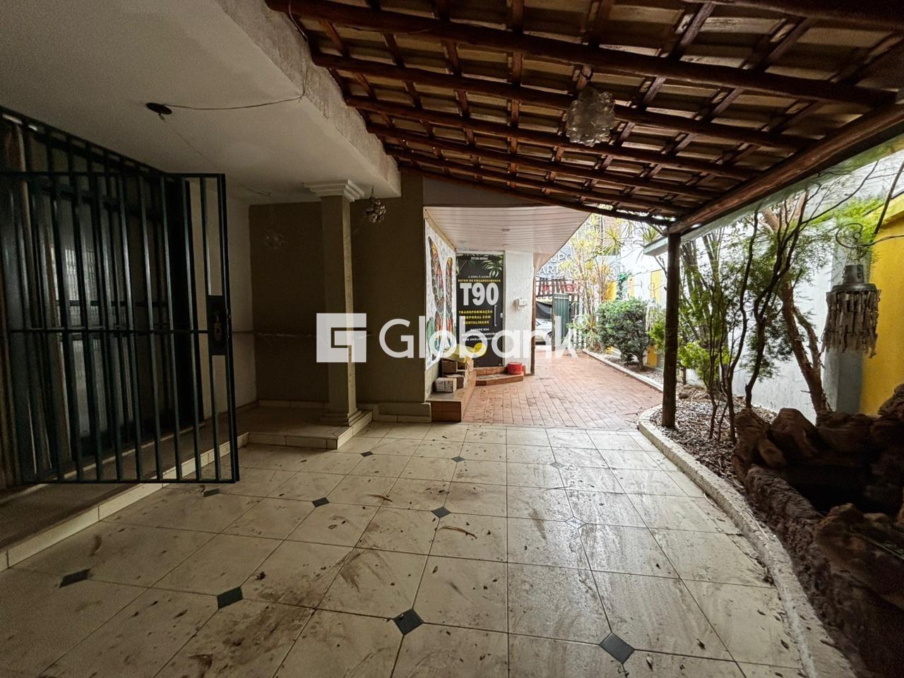 Ponto comercial para aluguel Centro 250m² Montes Claros MG: Entrada