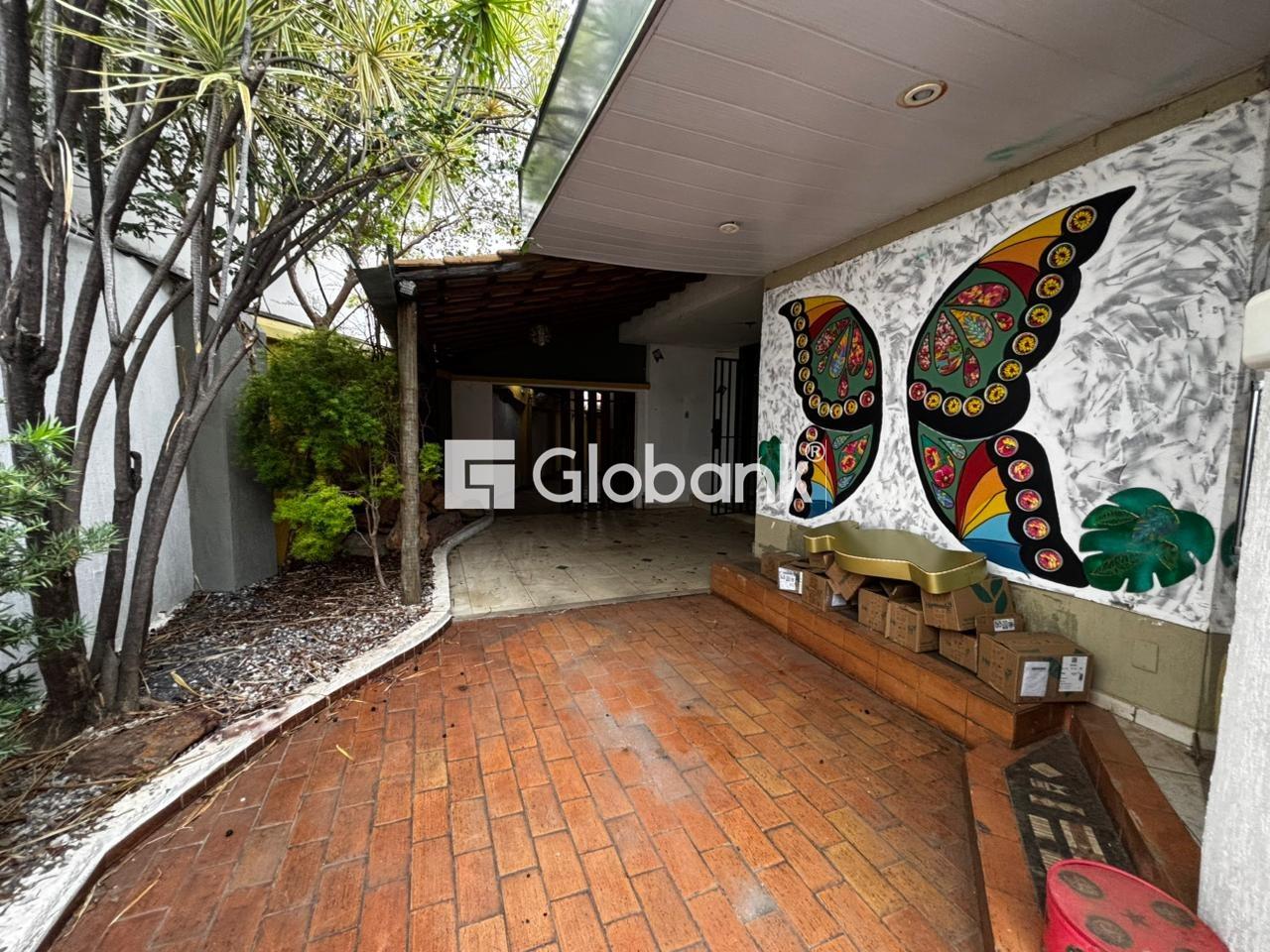 Ponto comercial para aluguel Centro 250m² Montes Claros MG: Entrada