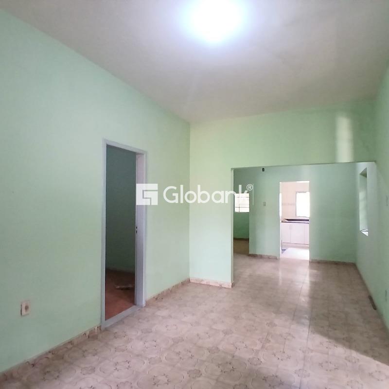 Casa 3 quartos à venda Vila Ipiranga 200m² Montes Claros MG: 