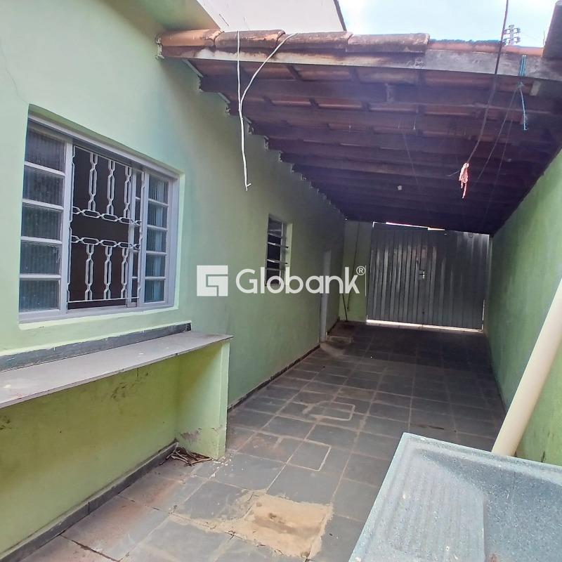 Casa 3 quartos à venda Vila Ipiranga 200m² Montes Claros MG: 