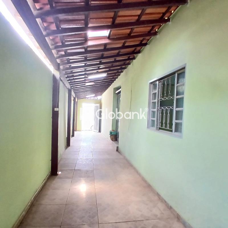 Casa 3 quartos à venda Vila Ipiranga 200m² Montes Claros MG: 