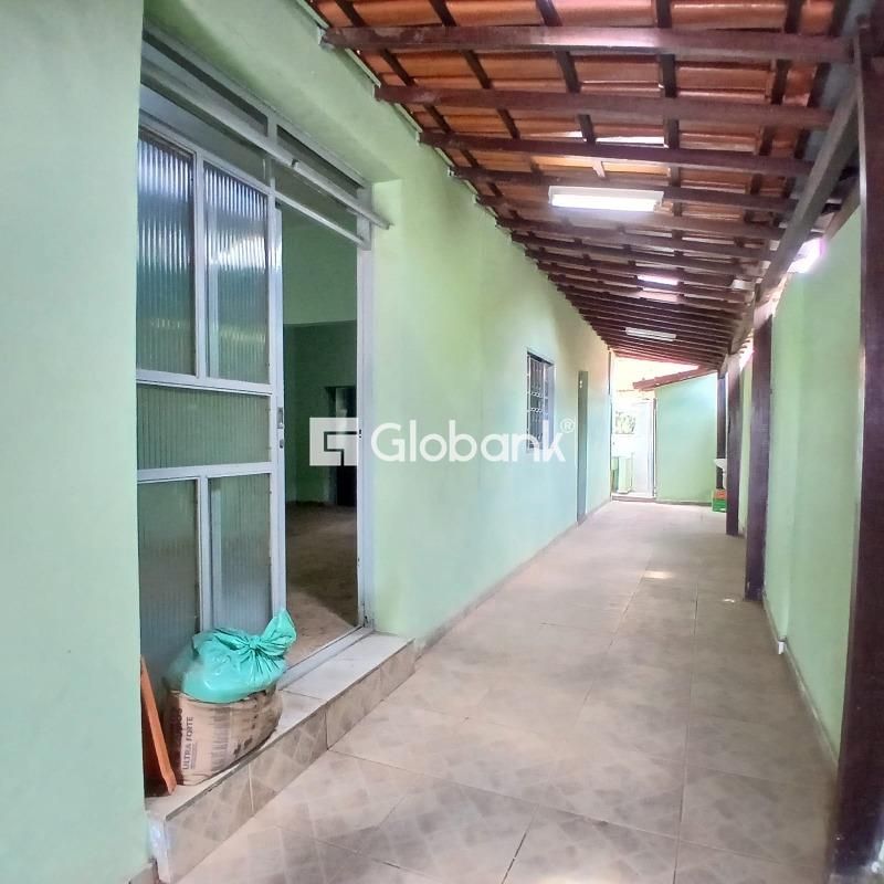 Casa 3 quartos à venda Vila Ipiranga 200m² Montes Claros MG: 