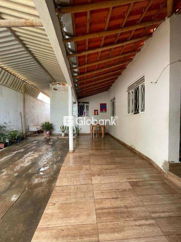 Casa 3 quartos à venda João Botelho 90m² Montes Claros MG: 