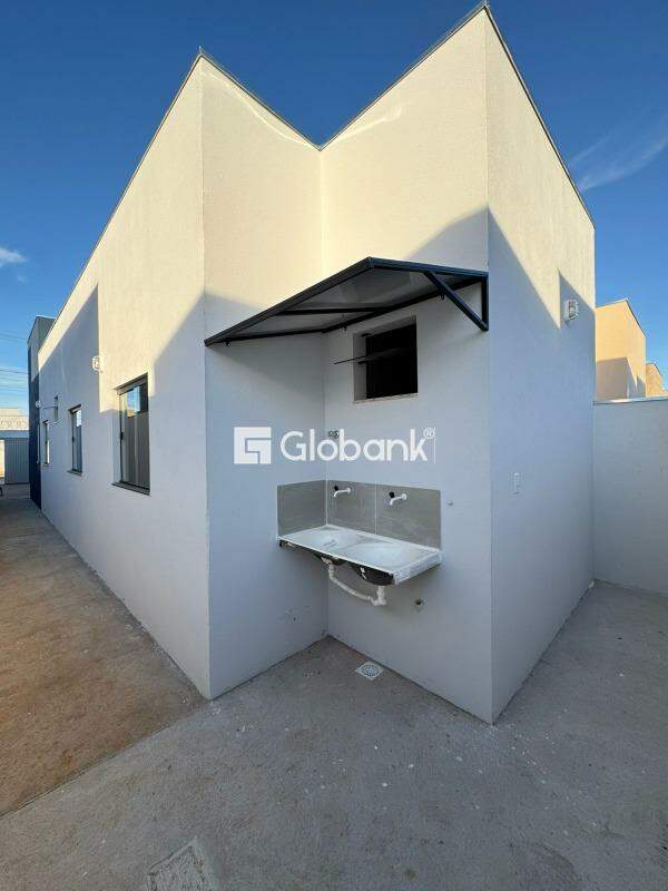 Casa 3 quartos à venda Loteamento Novo Primavera 60m² Montes Claros MG: 