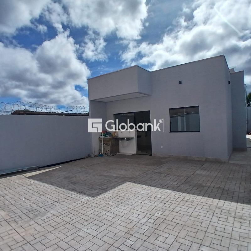 Casa 3 quartos à venda Major Prates 78m² Montes Claros MG: 