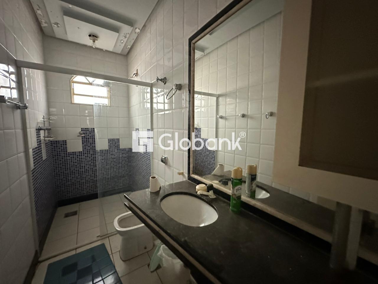 Casa 4 quartos para aluguel Vila Regina 140m² Montes Claros MG: 