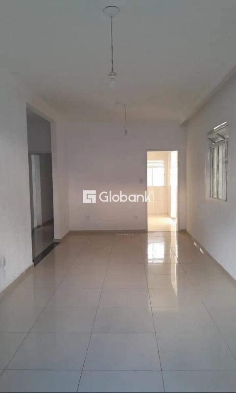 Casa 6 quartos à venda Nossa Senhora de Fátima 240m² Montes Claros MG: 