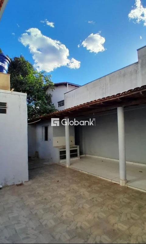 Casa 6 quartos à venda Nossa Senhora de Fátima 240m² Montes Claros MG: 