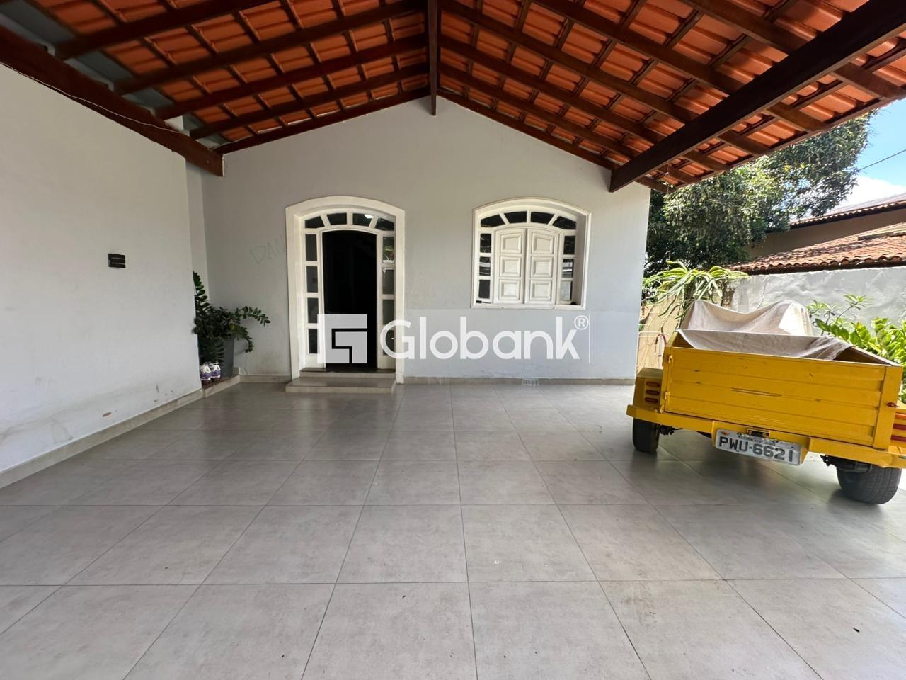 Casa 3 quartos para aluguel Jardim Panorama 180m² Montes Claros MG: Garagem