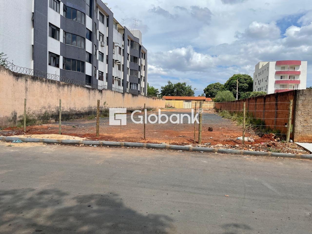 Terreno à venda Morada do Sol 900m² Montes Claros MG: 