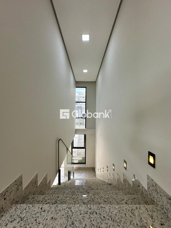 Casa 3 quartos à venda Vila Nova 164m² Montes Claros MG: 