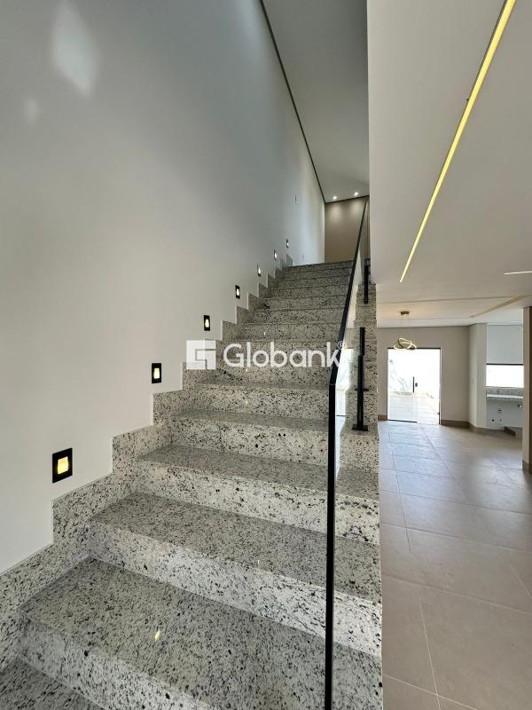 Casa 3 quartos à venda Vila Nova 164m² Montes Claros MG: 