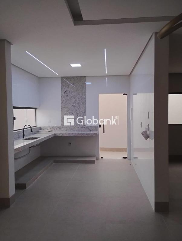 Casa 3 quartos à venda Vila Nova 164m² Montes Claros MG: 