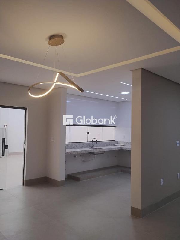 Casa 3 quartos à venda Vila Nova 164m² Montes Claros MG: 