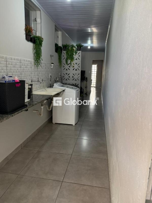Casa 3 quartos à venda Delfino Magalhães 175,36m² Montes Claros MG: 