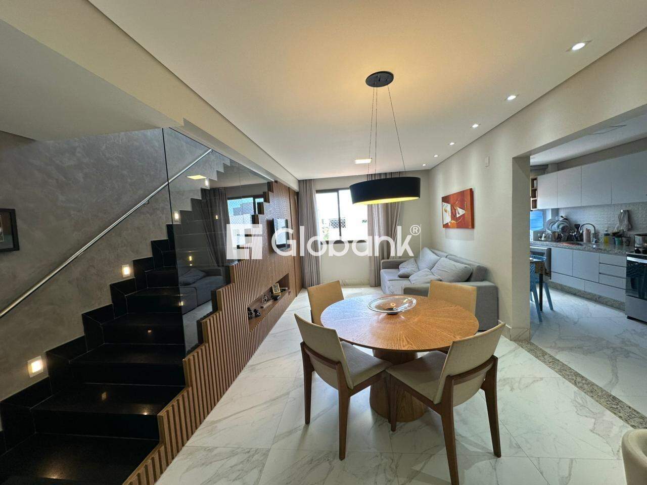 Cobertura 4 quartos para aluguel Augusta Mota 220m² Montes Claros MG: Sala