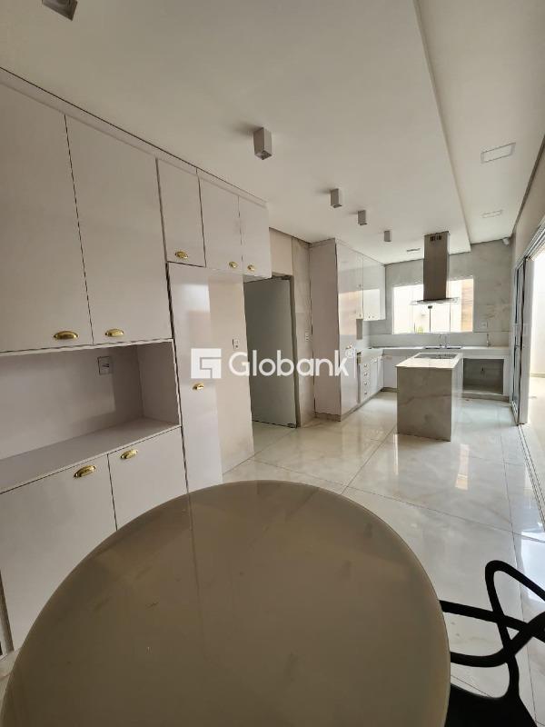 Casa 4 quartos à venda Residencial Villa Segura 190m² Montes Claros MG: 