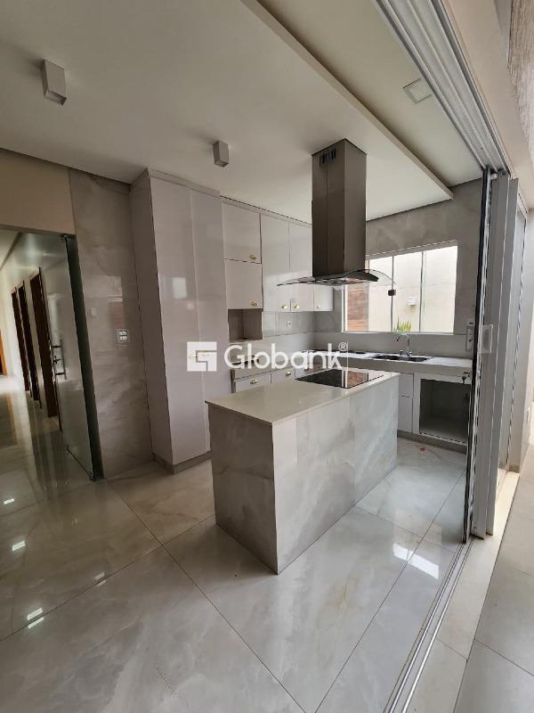 Casa 4 quartos à venda Residencial Villa Segura 190m² Montes Claros MG: 