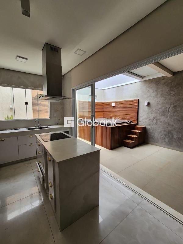 Casa 4 quartos à venda Residencial Villa Segura 190m² Montes Claros MG: 