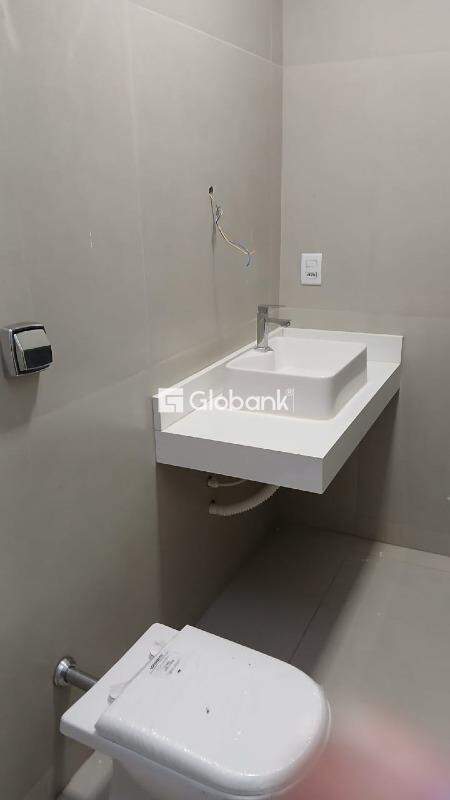 Casa 3 quartos à venda Ibituruna 165m² Montes Claros MG: