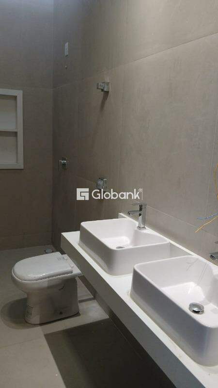 Casa 3 quartos à venda Ibituruna 165m² Montes Claros MG: