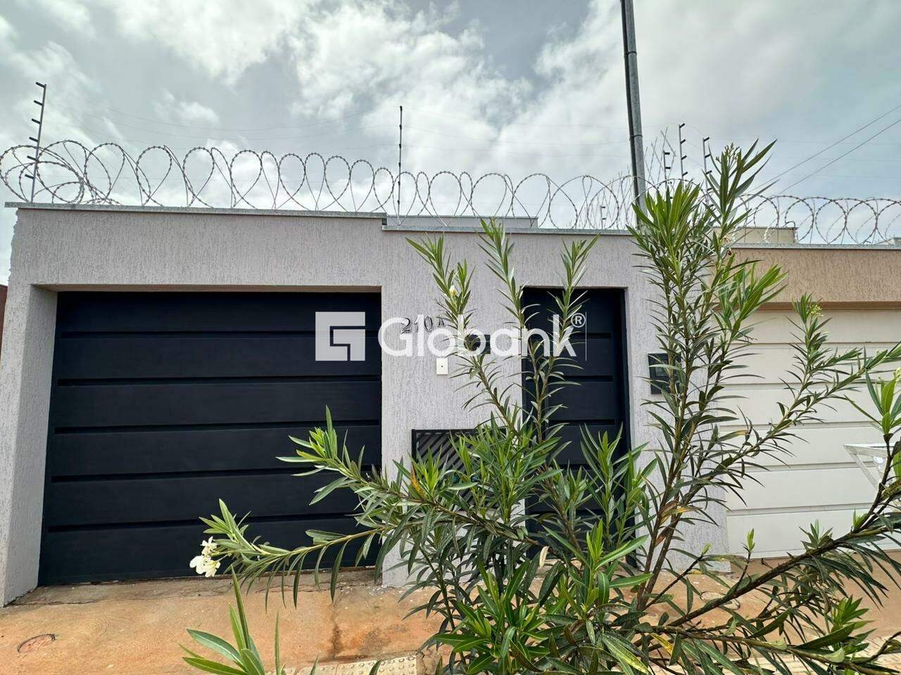 Casa 2 quartos para aluguel Guarujá 70m² Montes Claros MG: Fachada