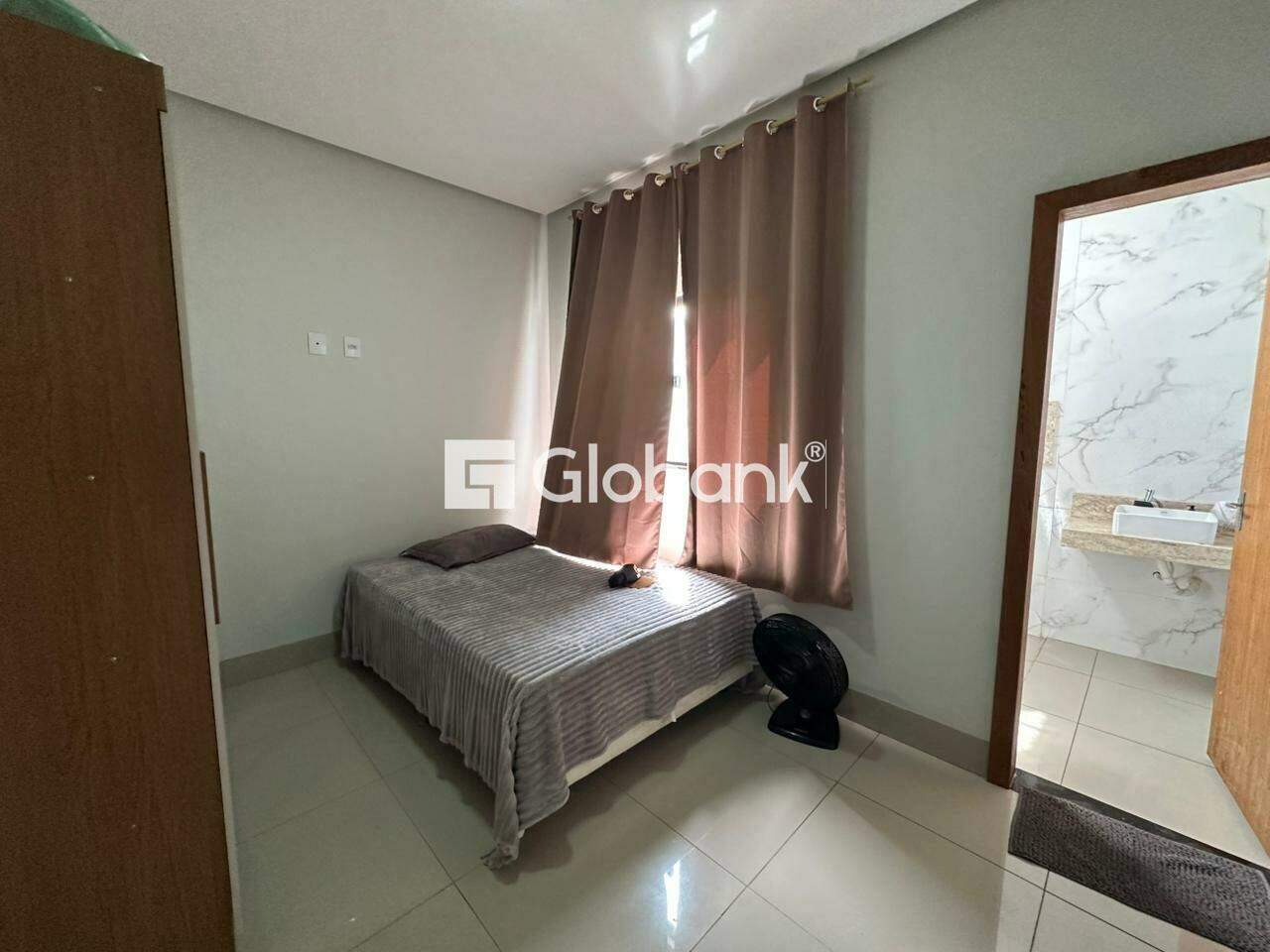 Casa 2 quartos para aluguel Guarujá 70m² Montes Claros MG: Quarto