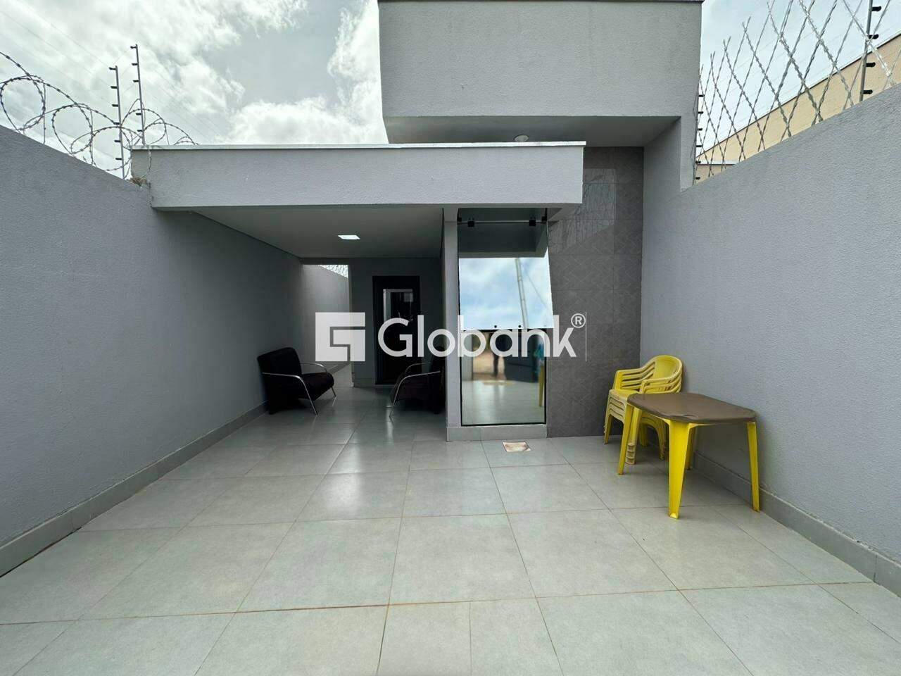 Casa 2 quartos para aluguel Guarujá 70m² Montes Claros MG: Garagem