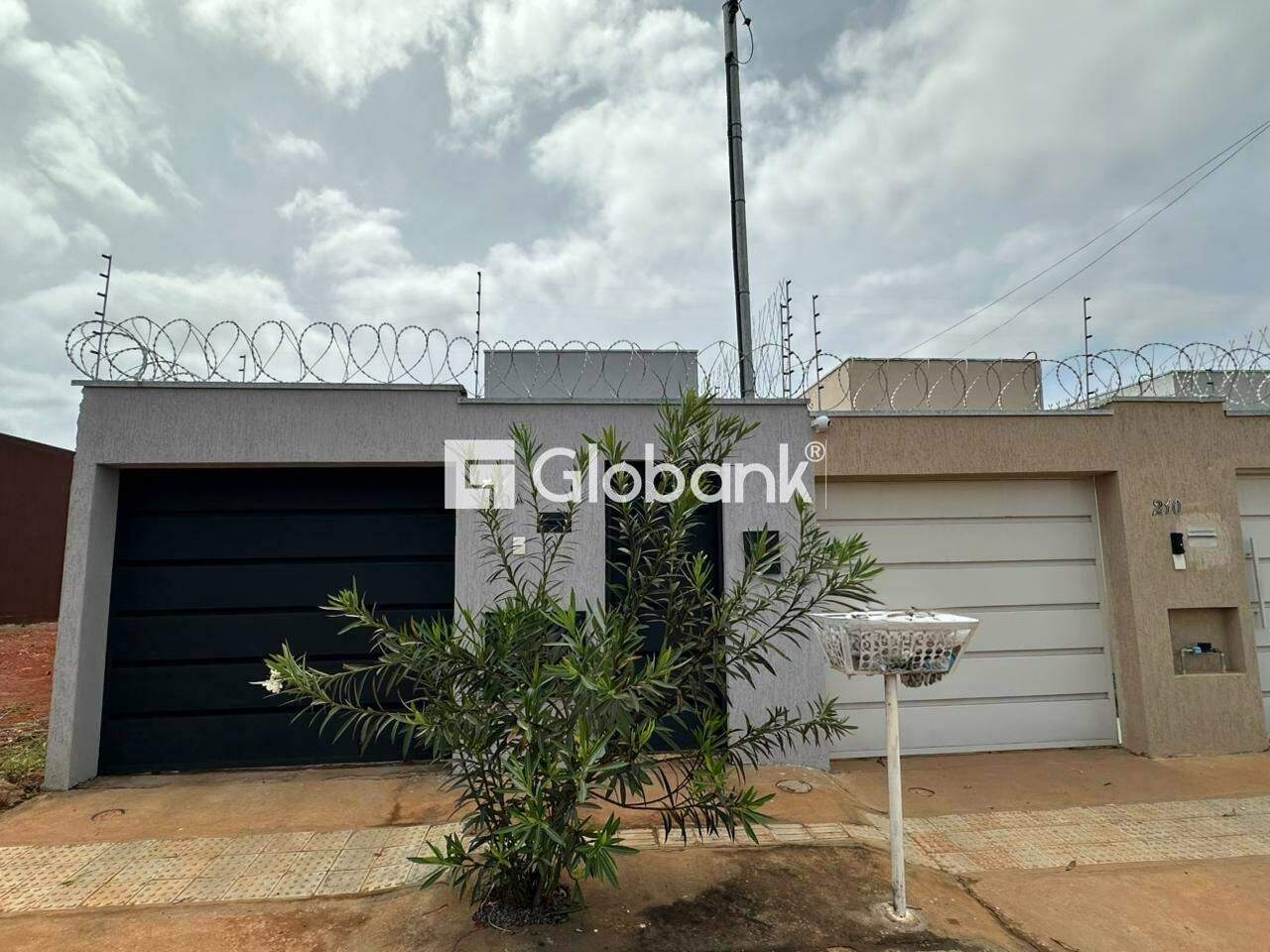 Casa 2 quartos para aluguel Guarujá 70m² Montes Claros MG: Fachada