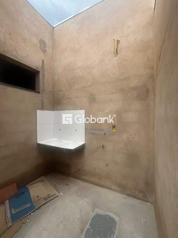 Casa 3 quartos à venda Alcides Rabelo 69m² Montes Claros MG: 