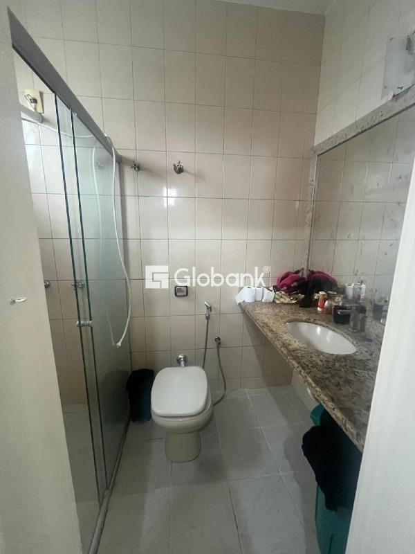 Casa 4 quartos à venda Augusta Mota 250m² Montes Claros MG: 