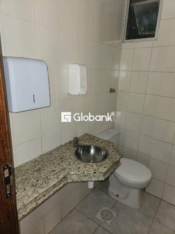Sala comercial para aluguel Centro 43,43m² Montes Claros MG: 