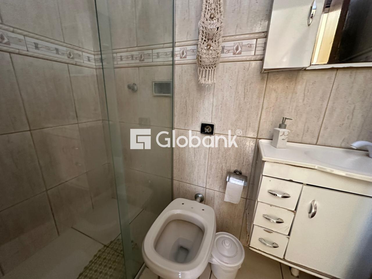 Casa 5 quartos para aluguel Barcelona Park 130m² Montes Claros MG: Banheiro social