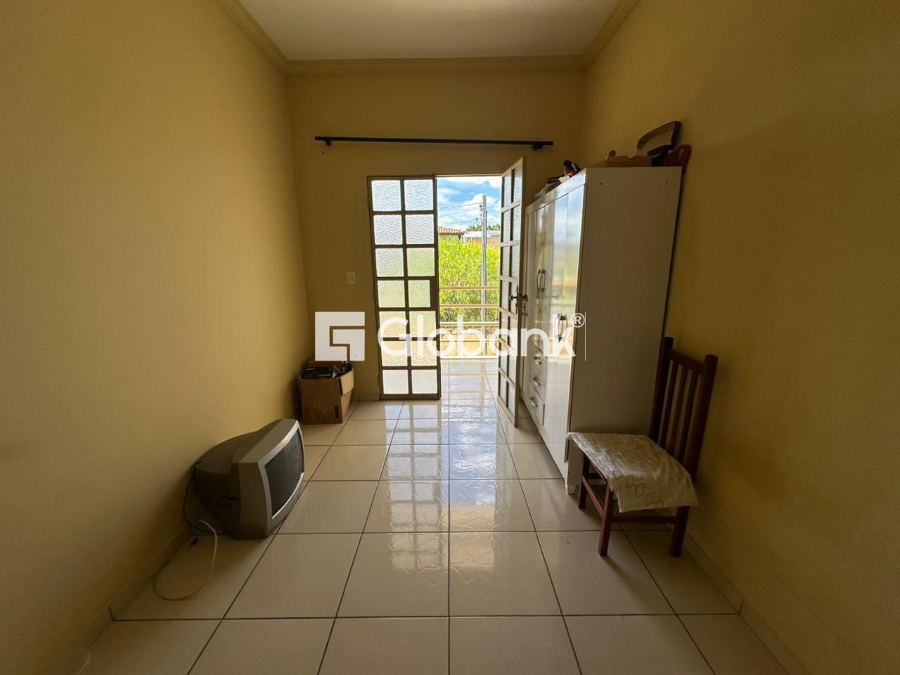 Casa 5 quartos para aluguel Barcelona Park 130m² Montes Claros MG: Quarto