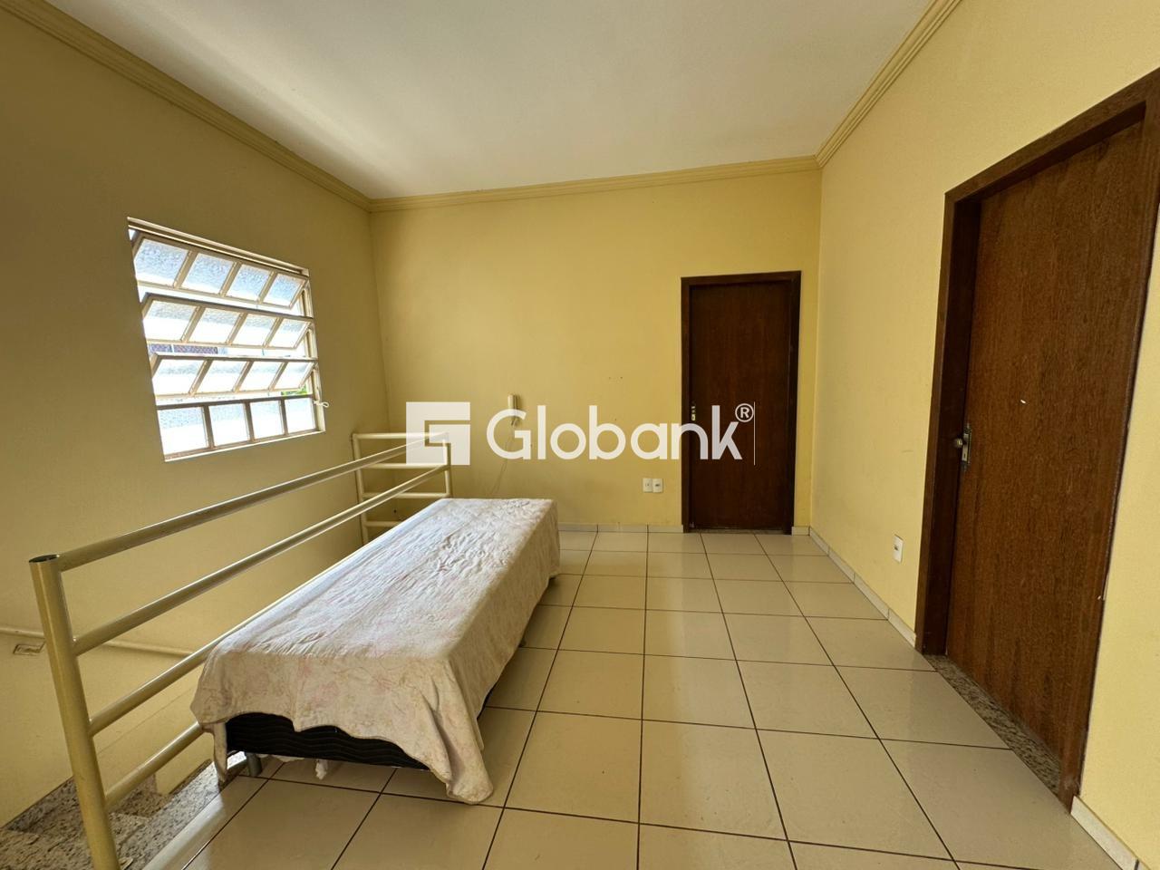 Casa 5 quartos para aluguel Barcelona Park 130m² Montes Claros MG: 