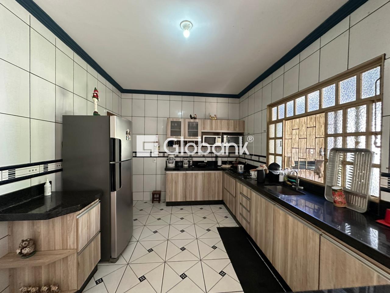 Casa 5 quartos para aluguel Barcelona Park 130m² Montes Claros MG: Cozinha