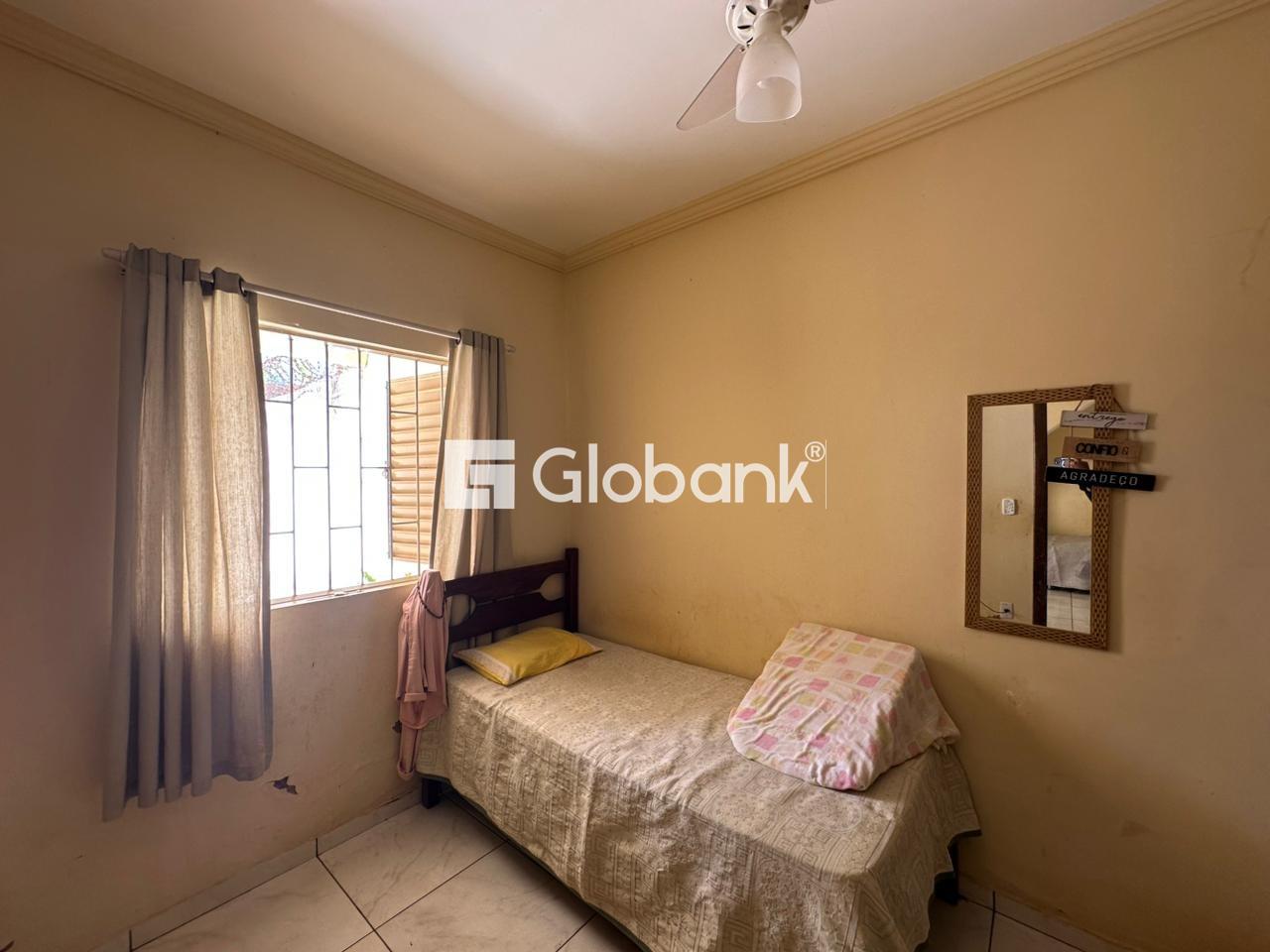 Casa 5 quartos para aluguel Barcelona Park 130m² Montes Claros MG: Quarto