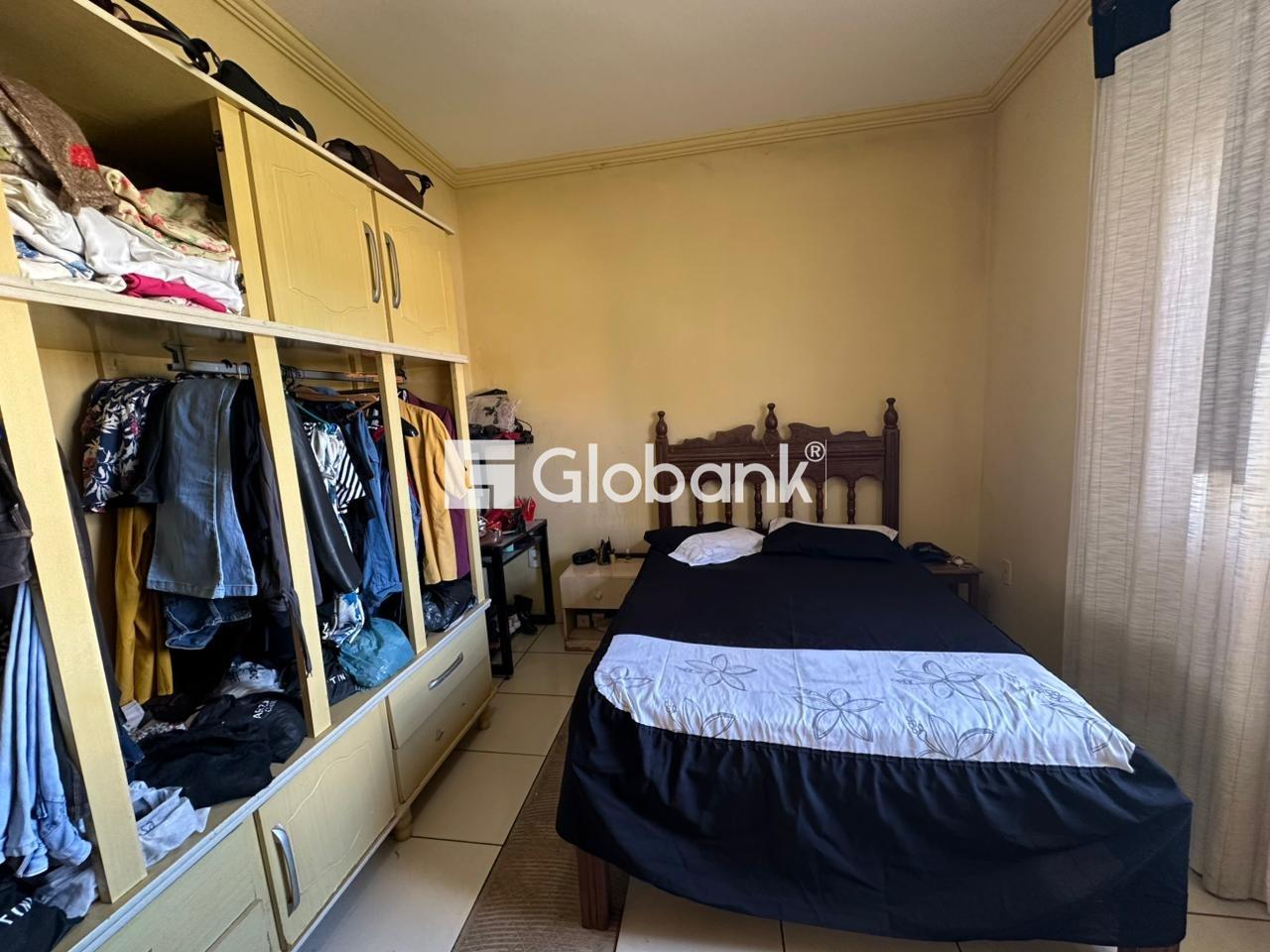 Casa 5 quartos para aluguel Barcelona Park 130m² Montes Claros MG: Quarto