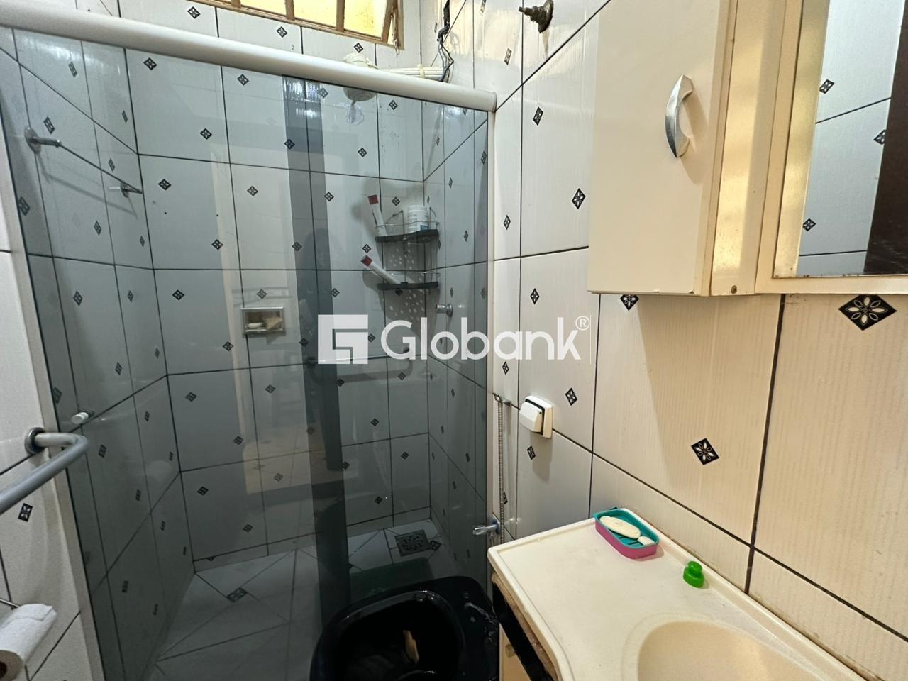 Casa 5 quartos para aluguel Barcelona Park 130m² Montes Claros MG: Suite