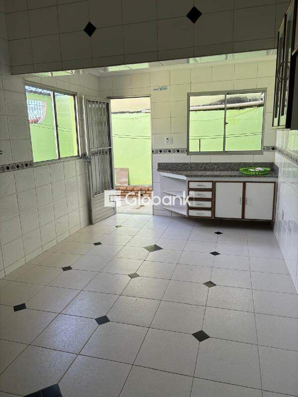 Casa 3 quartos à venda Santa Rita I 206m² Montes Claros MG: 