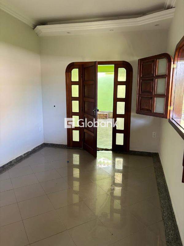 Casa 3 quartos à venda Santa Rita I 206m² Montes Claros MG: 