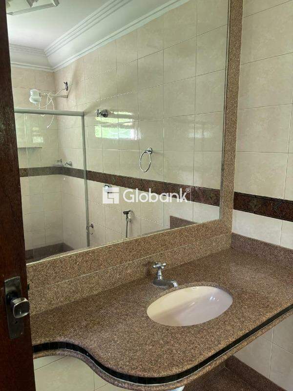 Casa 3 quartos à venda Santa Rita I 206m² Montes Claros MG: 