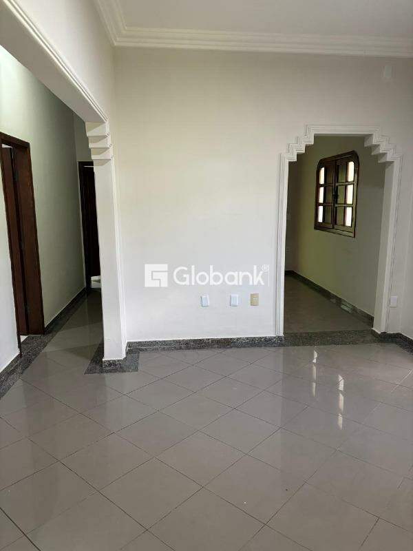 Casa 3 quartos à venda Santa Rita I 206m² Montes Claros MG: 